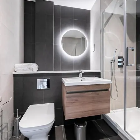 Bright And Modern Studio Apartment In East Grinstead Exterior photo
