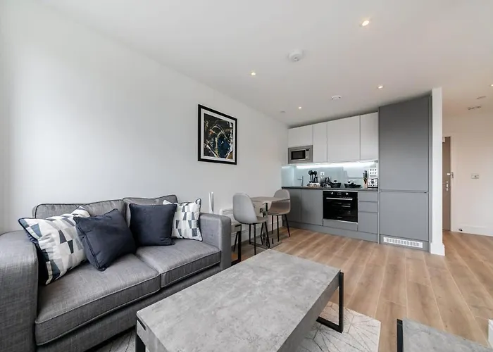 Bright And Modern Studio Apartment In East Grinstead
