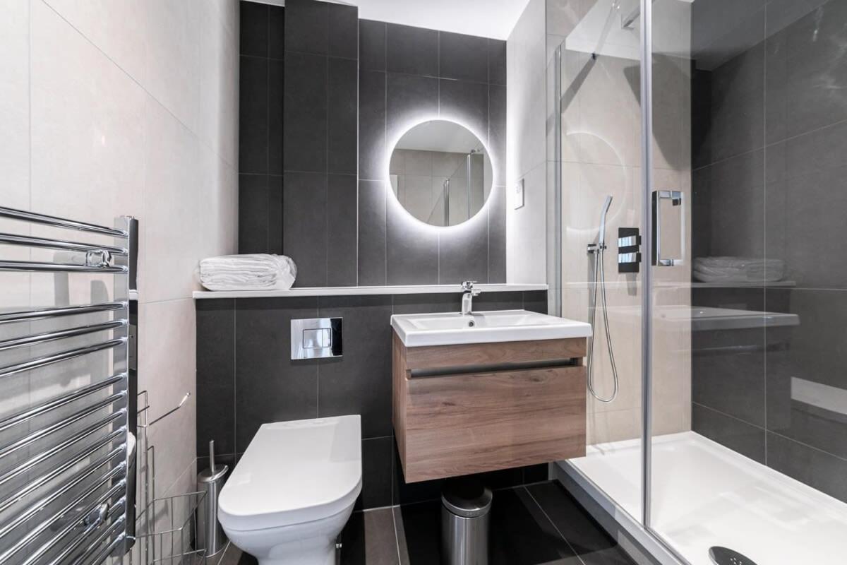Apartment Bright And Modern In East Grinstead