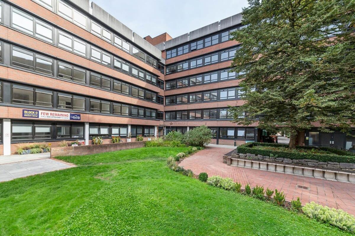 Bright And Modern In East Grinstead